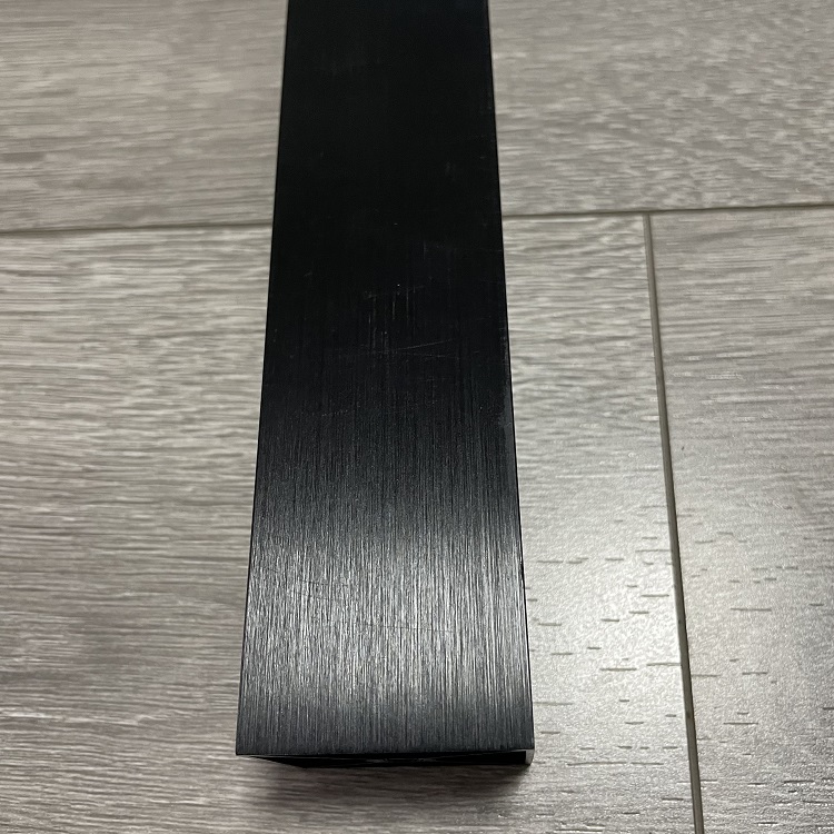 Estrusione di tubo quadro in alluminio Anodizzazione nera sulla superficie